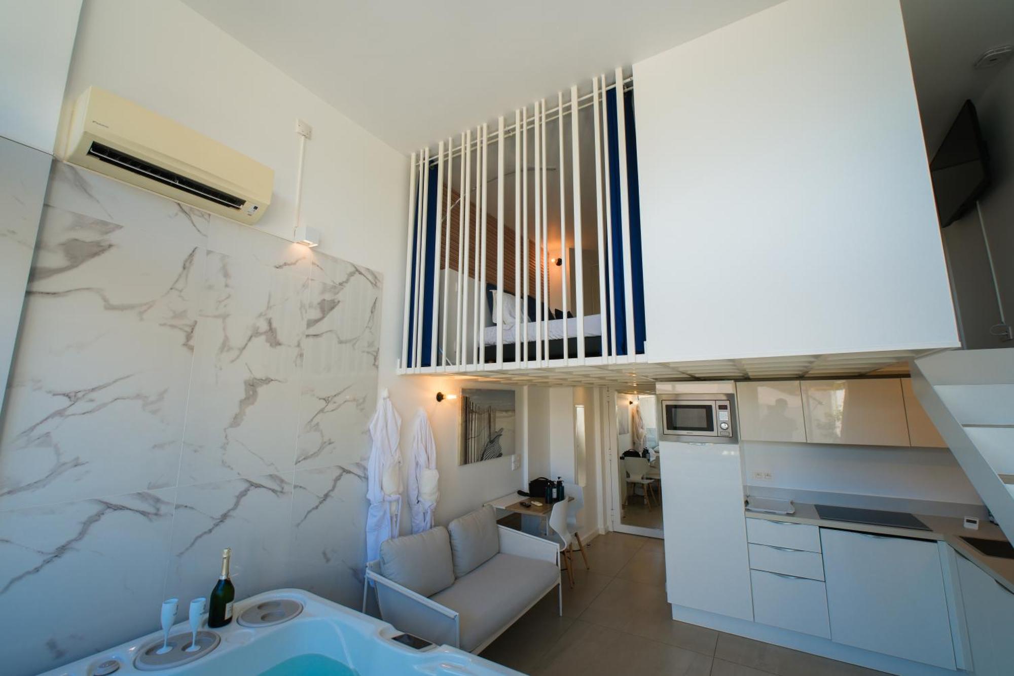 Villa Bono Jacuzzi & Spa Сен-Лоран-дю-Вар Екстериор снимка